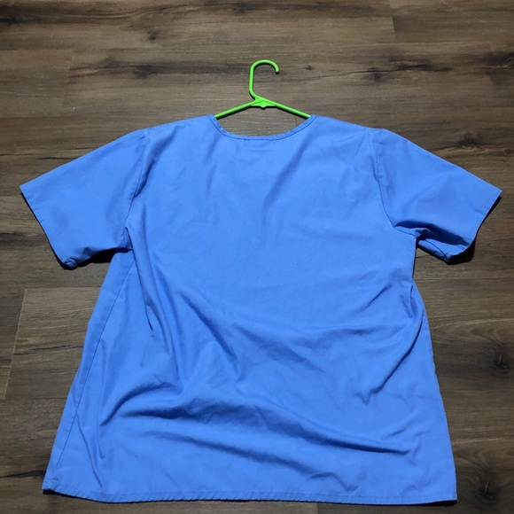 Scrub top - Picture 2 of 3